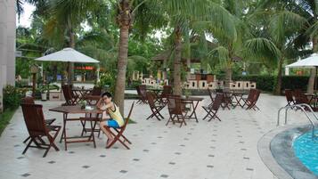Poolside bar