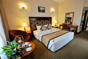 Minibar, in-room safe, desk, blackout curtains