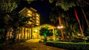 Front of property – evening/night - Saigon Kim Lien Resort (Cua Lo)