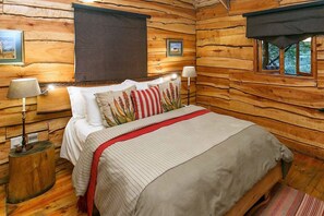 Egyptian cotton sheets, premium bedding, down comforters, pillowtop beds - Riverside Lodge (Oudtshoorn)