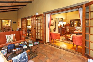 Terrace/patio - Riverside Lodge (Oudtshoorn)