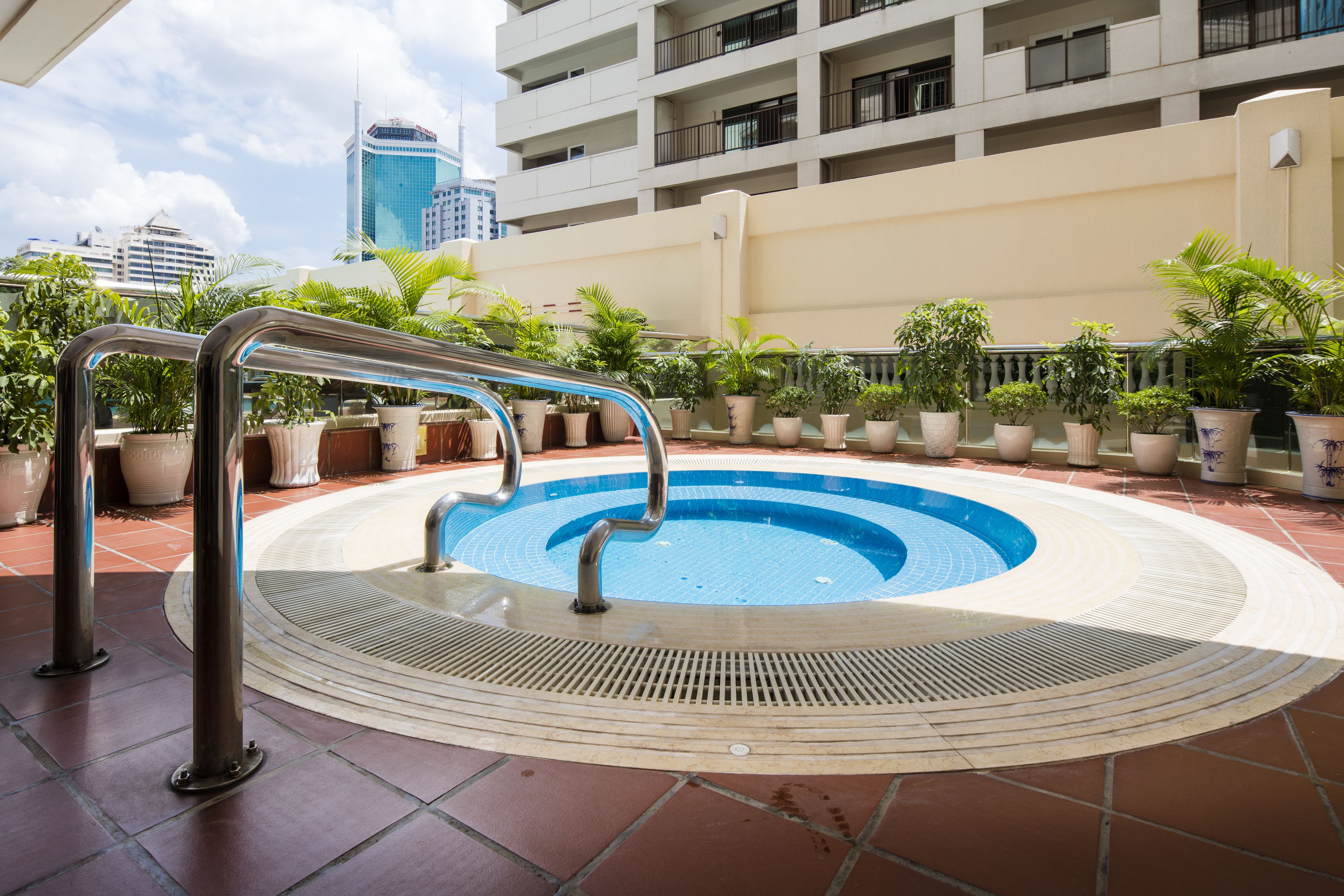 outdoor pool, pool loungers