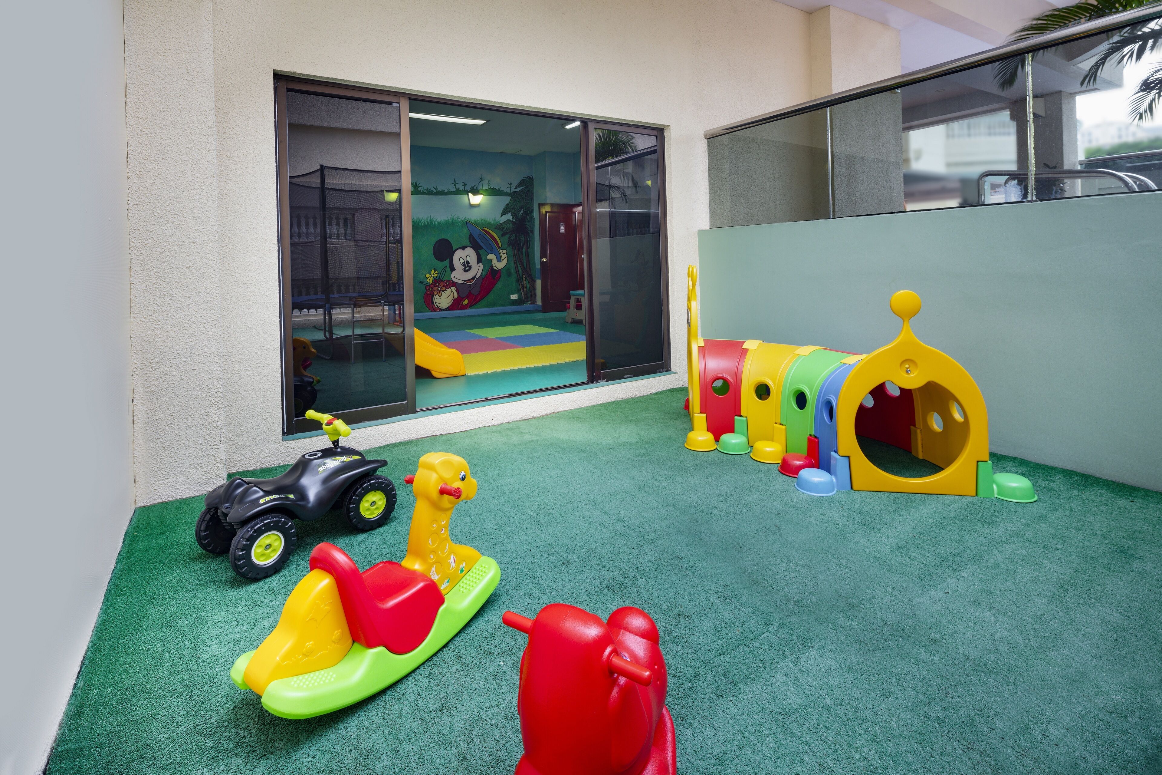 children’s play area – outdoor