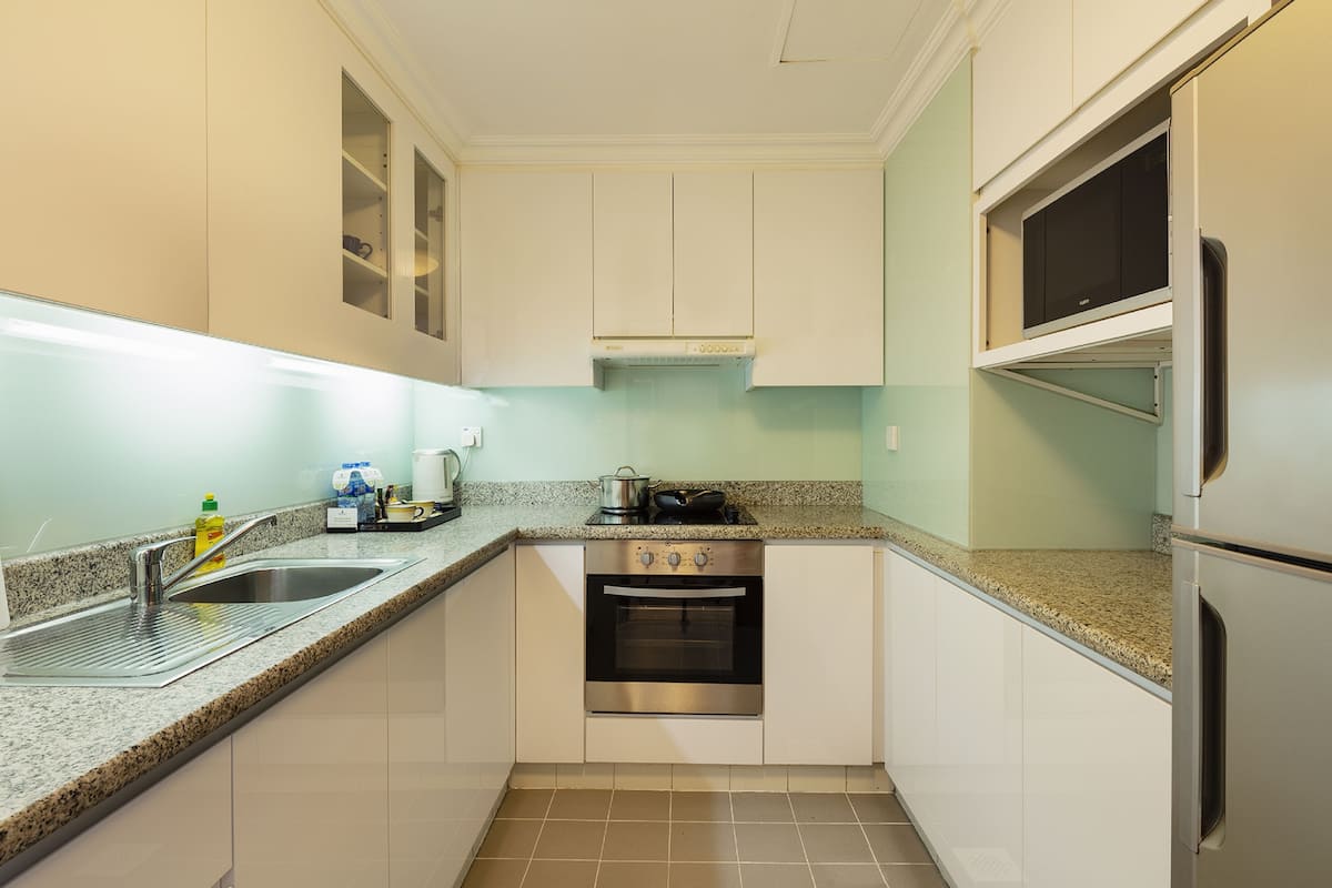 executive room, 3 bedrooms | private kitchen | fridge