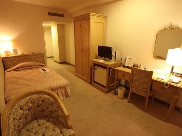 Iron/ironing board, cribs/infant beds, free WiFi, bed sheets