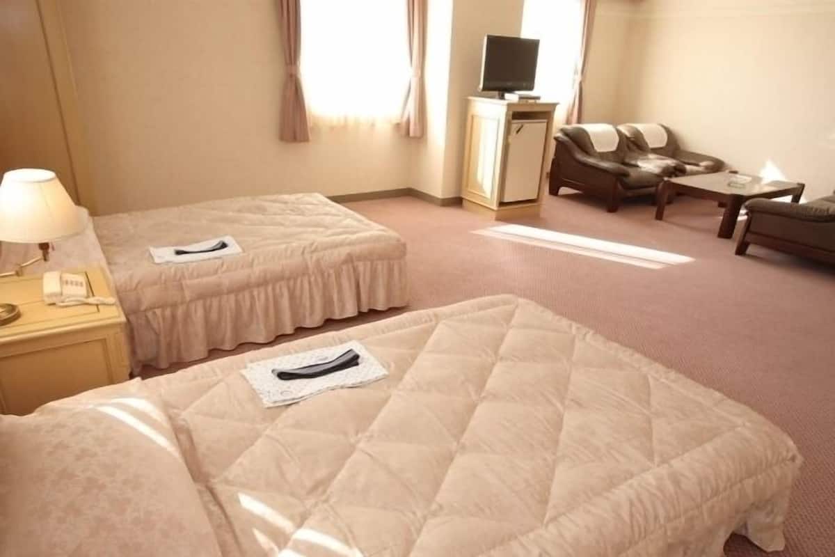 熨斗/熨衫板、嬰兒床 (收費)、免費 Wi-Fi、床單