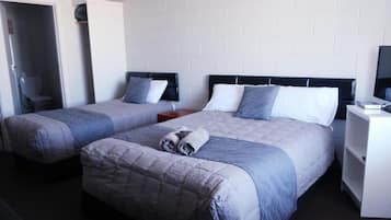 Superior Cabin, 1 Double Bed, Kitchen, City View | Individually furnished, free WiFi, bed sheets