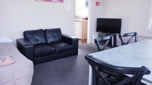 Suite, 1 Bedroom | Living area - A1 Kaikoura Motel & Holiday Park (Kaikoura)
