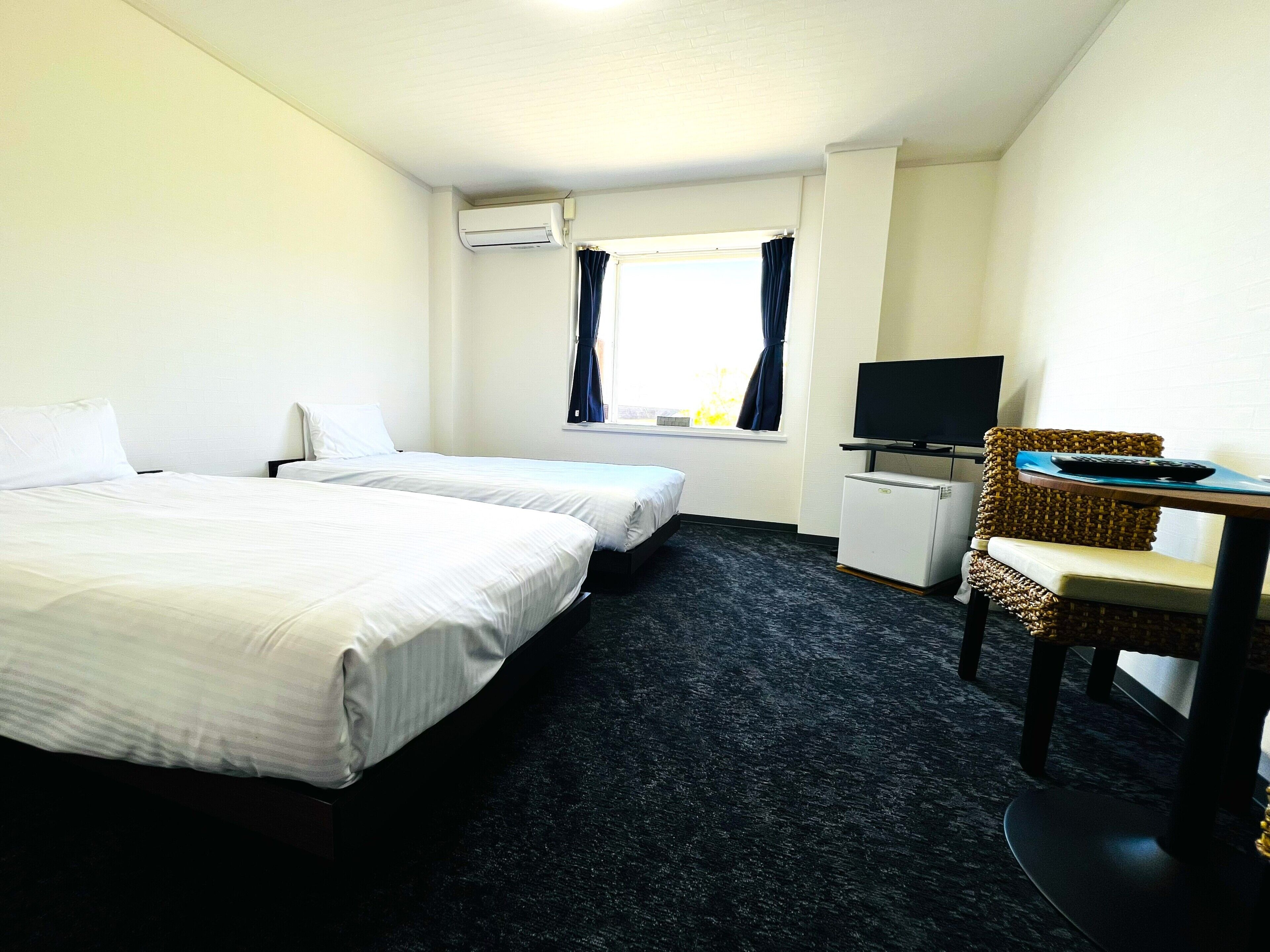  트윈룸, 금연 (Renovated Western-Style, 2F, No Bath) | 객실 내 금고, 무료 WiFi, 침대 시트