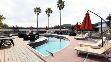 Seasonal outdoor pool