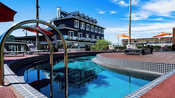 Seasonal outdoor pool