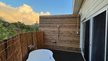 家庭客房, 非吸煙房, 私人浴室 (Japanese style, Openbath) | 浴室 | 免費梳洗用品、風筒、拖鞋、提供毛巾