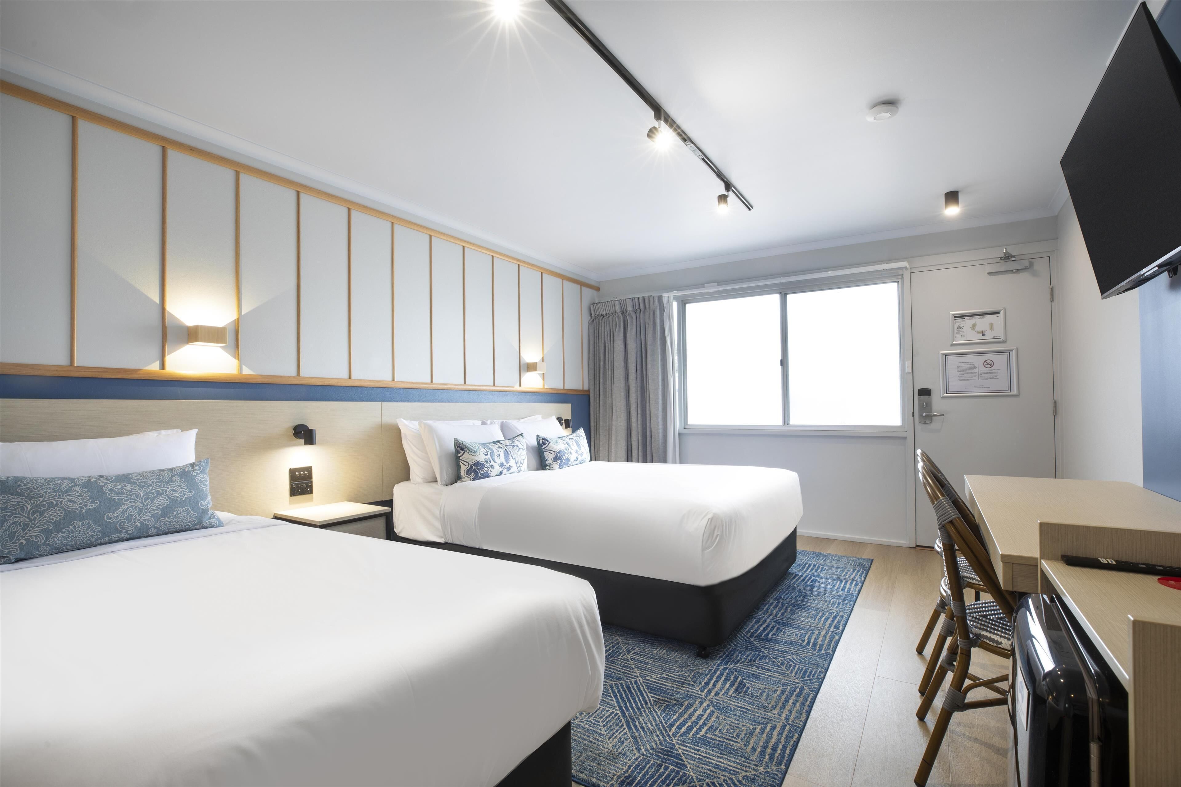 Studio Queen and Single | Iron/ironing board, free WiFi, bed sheets