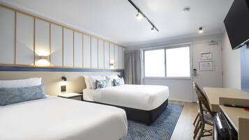Studio Queen and Single | Iron/ironing board, free WiFi, bed sheets