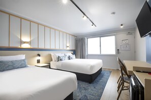 Studio Queen and Single | Iron/ironing board, free WiFi, bed sheets - Nightcap at Queens Beach Hotel (Bowen)