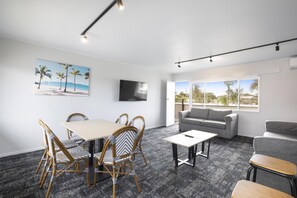 One Bedroom Apartment | Iron/ironing board, free WiFi, bed sheets - Nightcap at Queens Beach Hotel (Bowen)