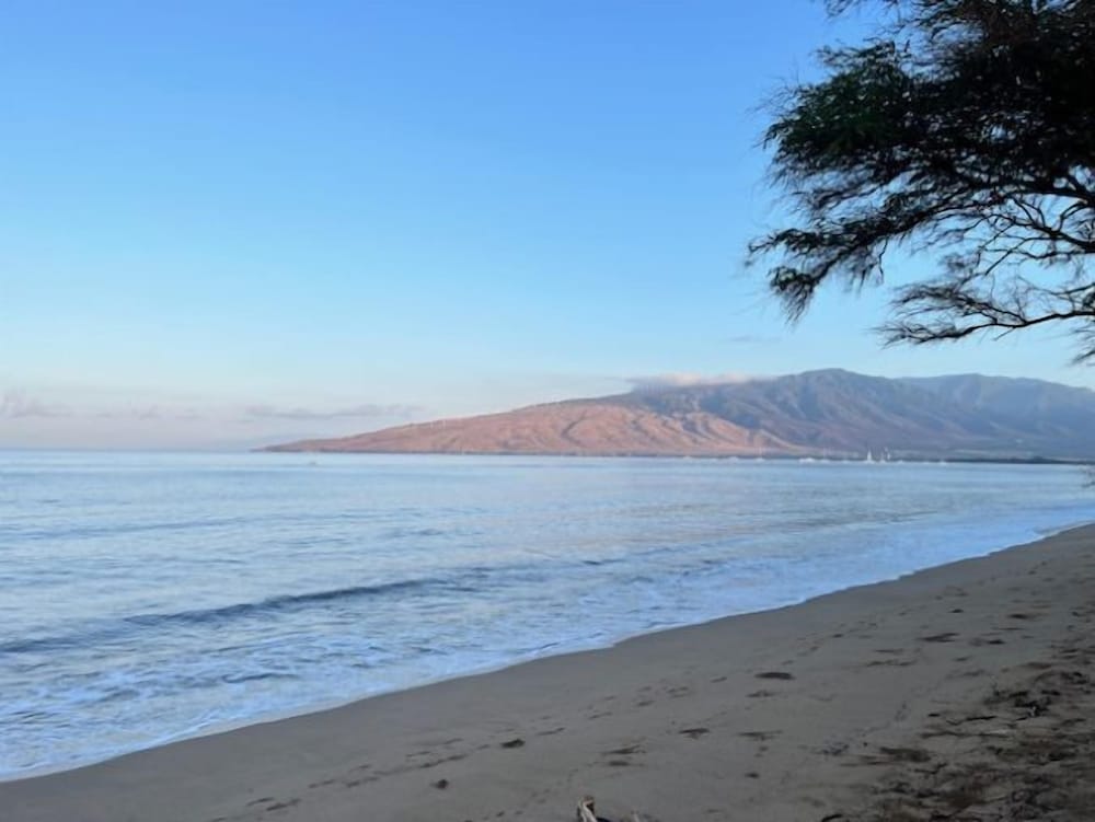 Nona Lani Cottages by null