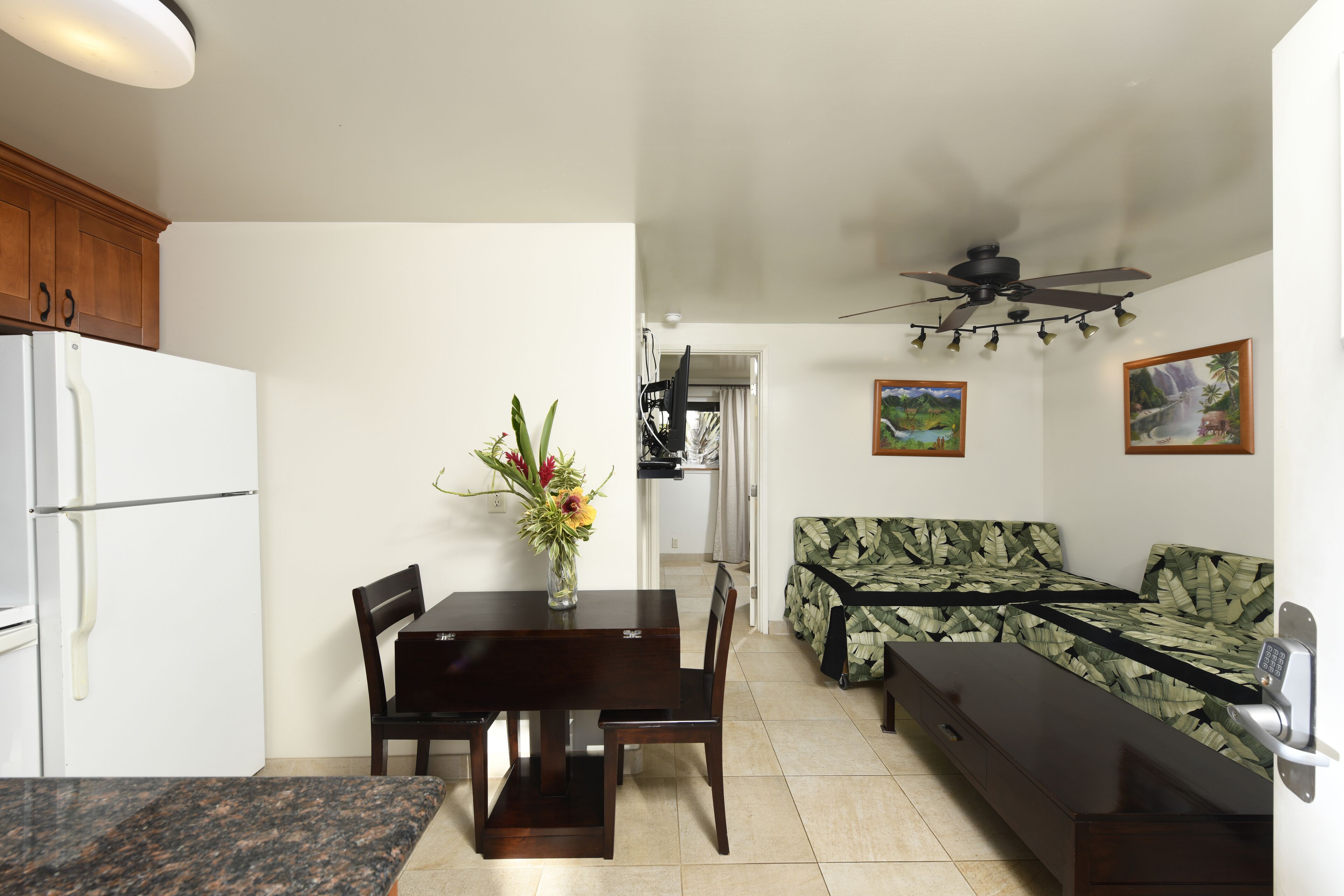 Casa de campo estándar, 1 habitación, vista al jardín | Área de sala de estar | Televisión de pantalla plana 