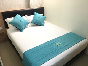 Standard (No Window) | Desk, rollaway beds, free WiFi - ST Signature Bugis Beach (Singapore)
