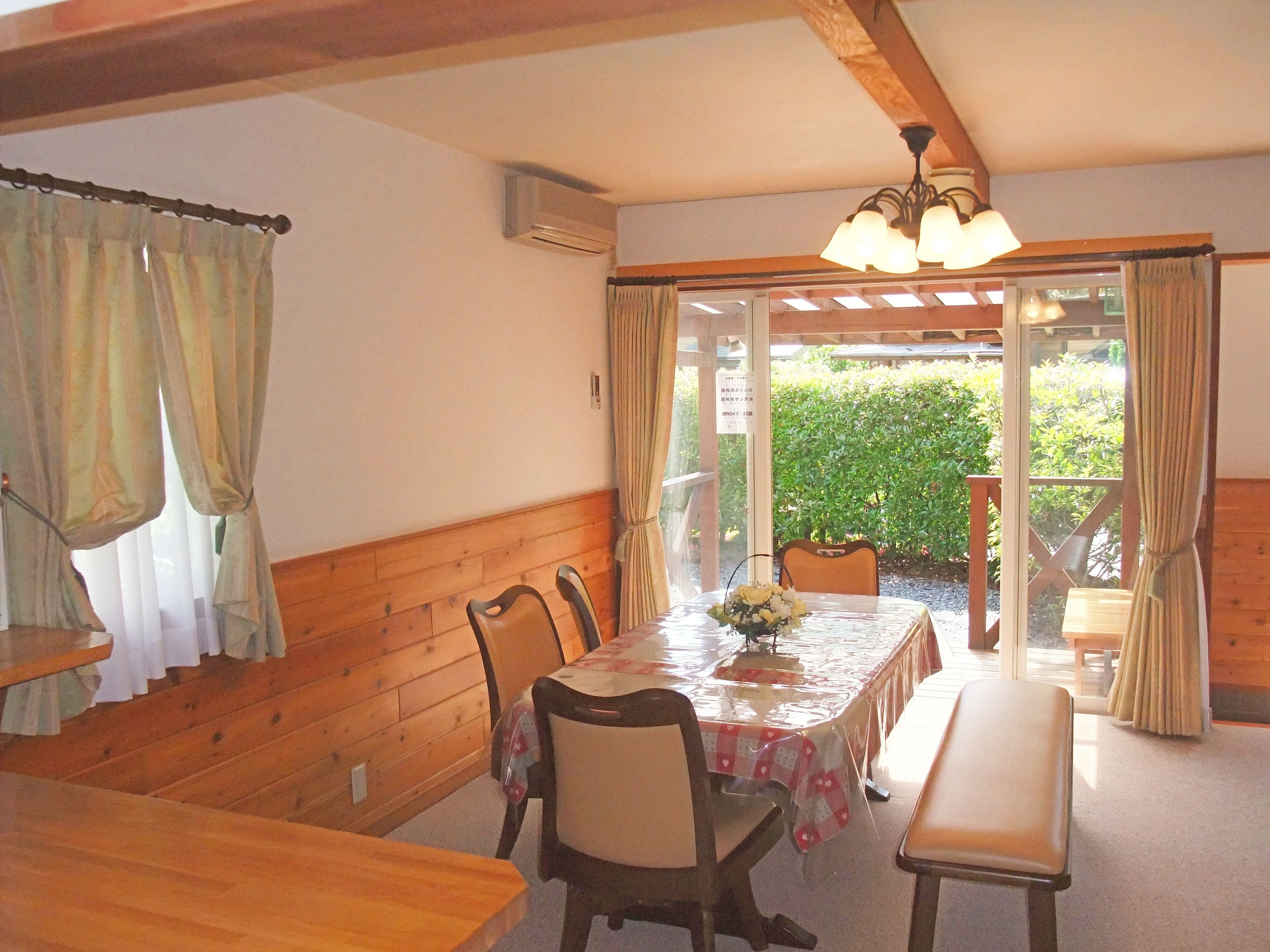 スタンダード コテージ | 客室内のダイニングエリア