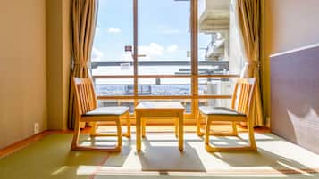 In-room safe, blackout curtains, free WiFi