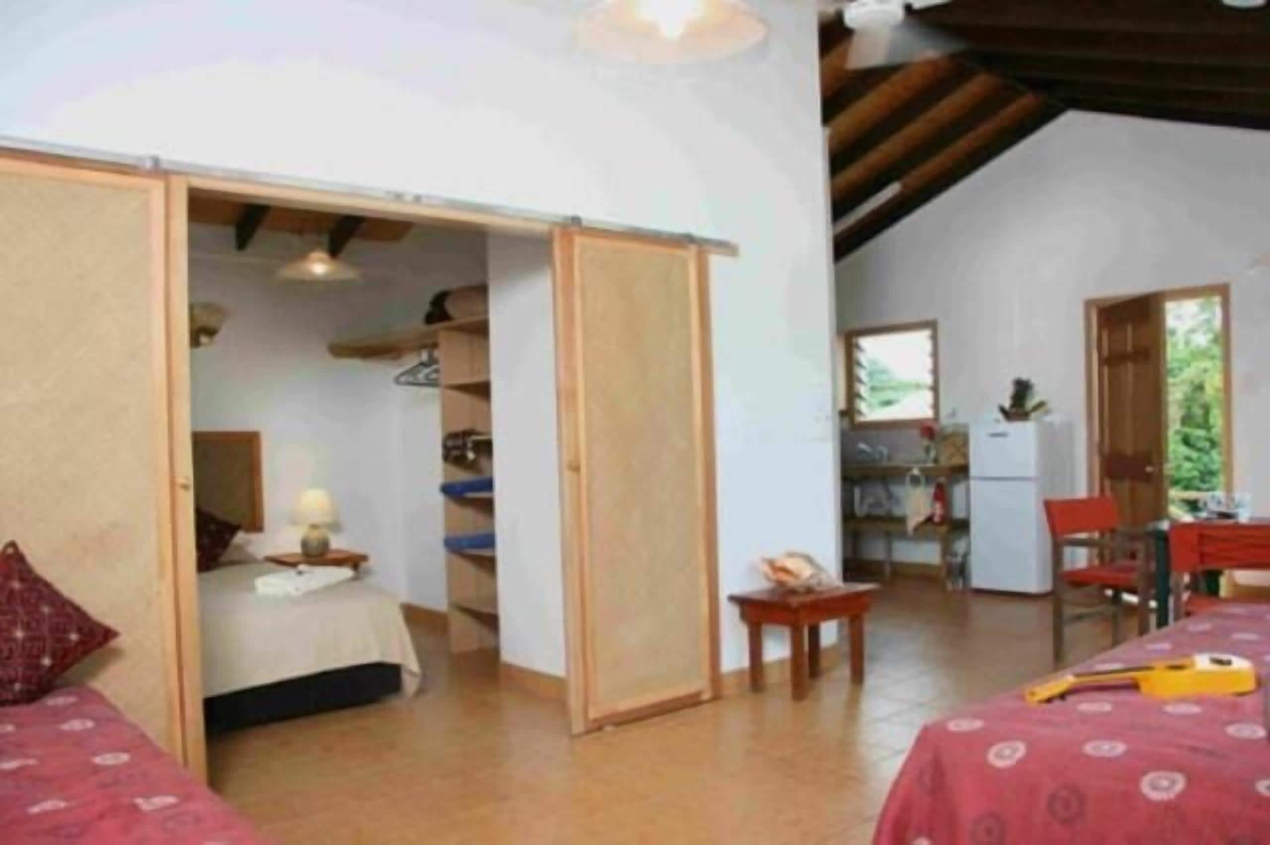 premium bedding, in-room safe, desk, soundproofing