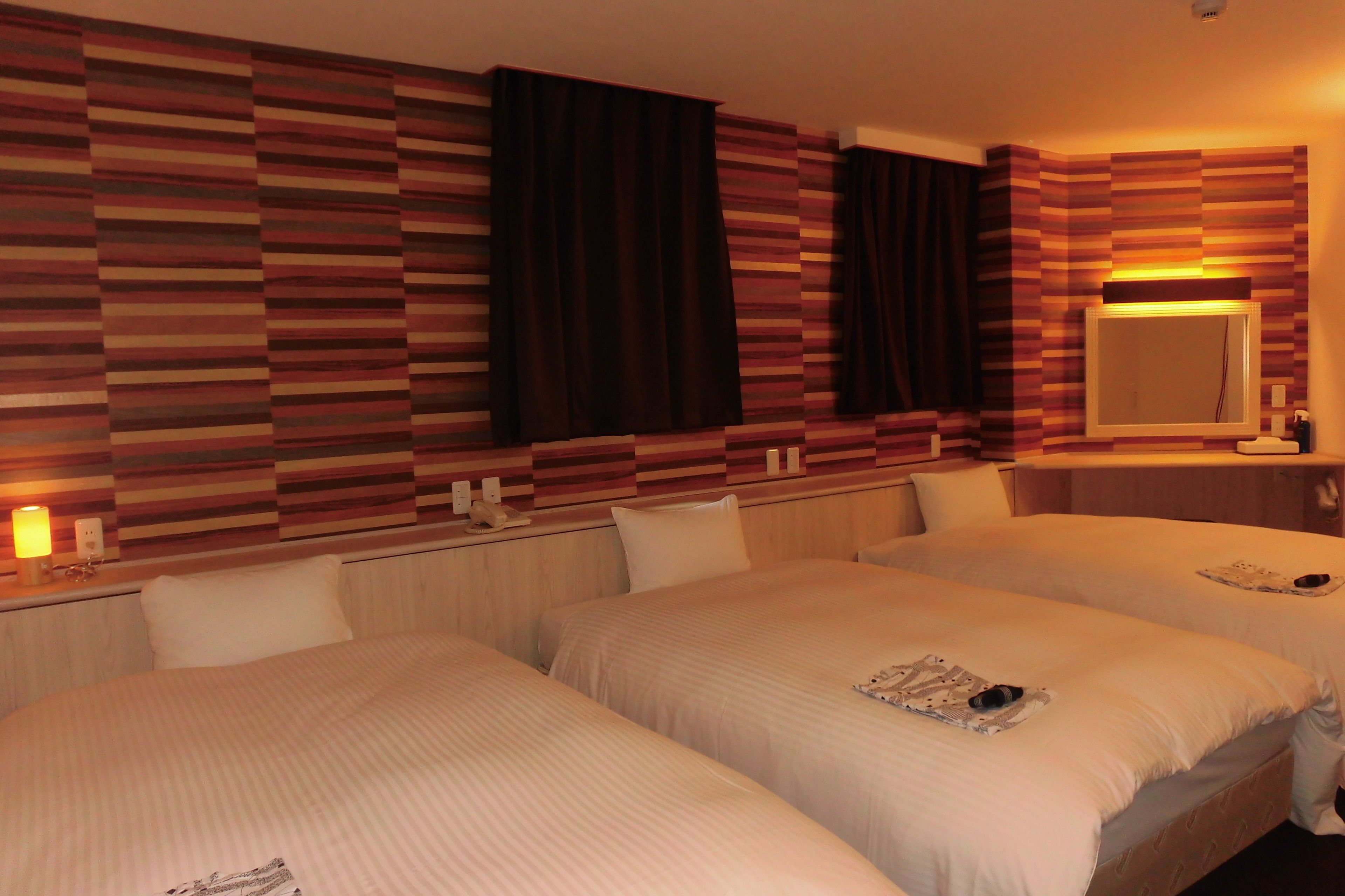 1 bedroom, desk, free wifi