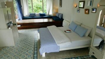 Jacuzzi Villa | Rollaway beds, free WiFi