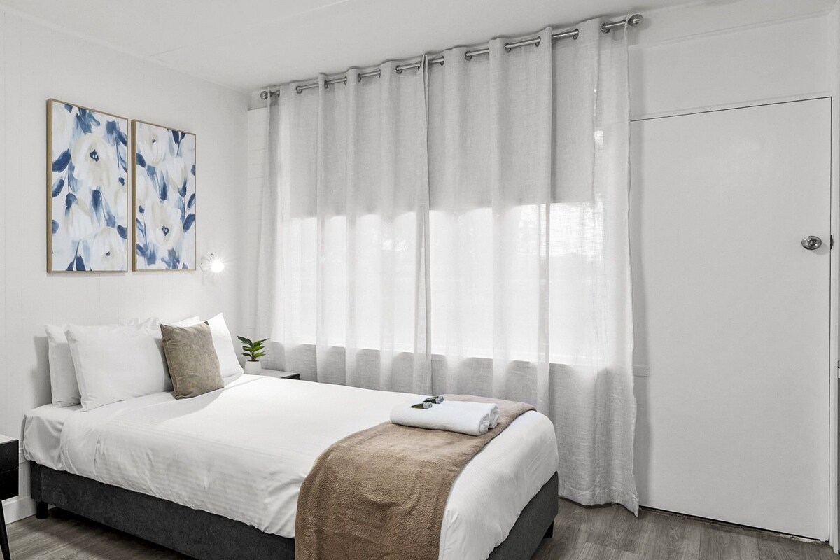 Basic Double Room | Bed sheets