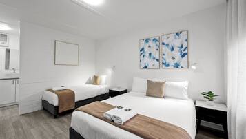 Basic Triple Room | Bed sheets