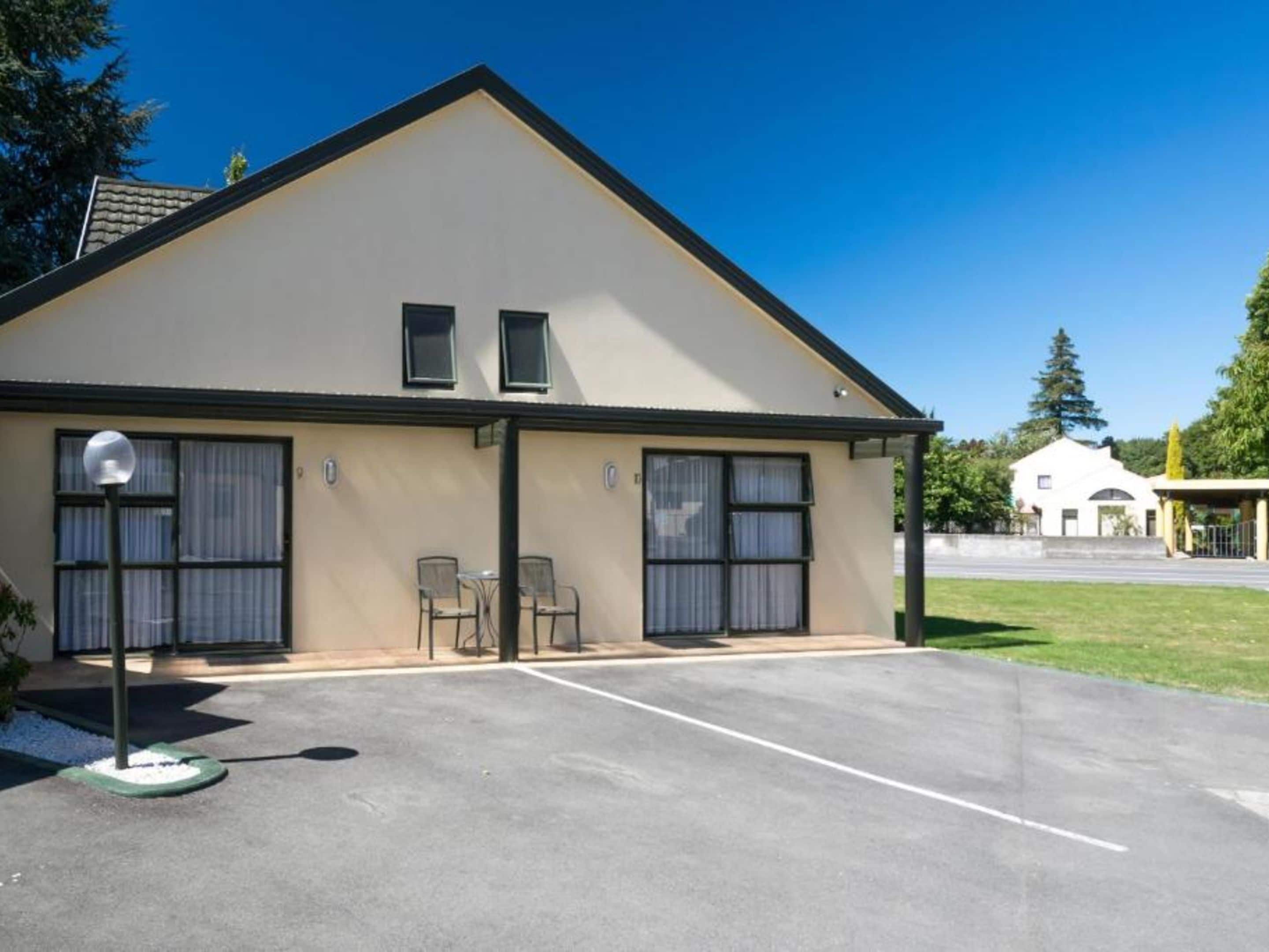 アパートメント 2 ベッドルーム | 客室ごとに異なるインテリア、ノートパソコン用作業スペース、遮光カーテン、アイロン / アイロン台