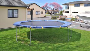Children’s play area – outdoor - Ashleigh Court Motel (Blenheim)