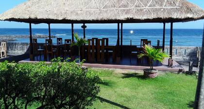 Temple Cafe & Seaside Cottages