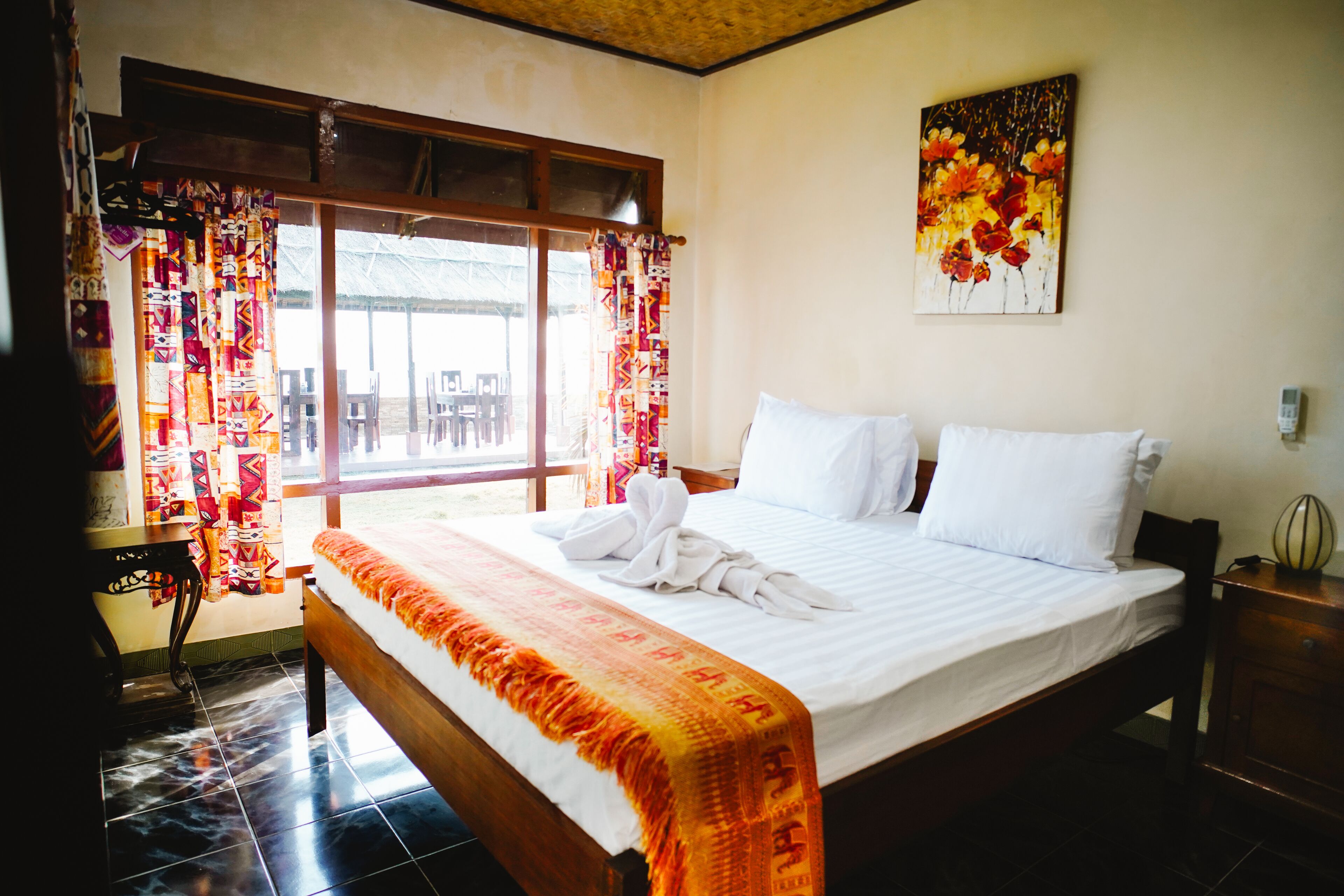 deluxe double room | free wifi, bed sheets