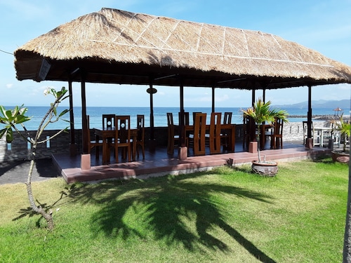 Temple Cafe & Seaside Cottages