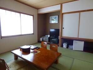 In-room safe, free WiFi