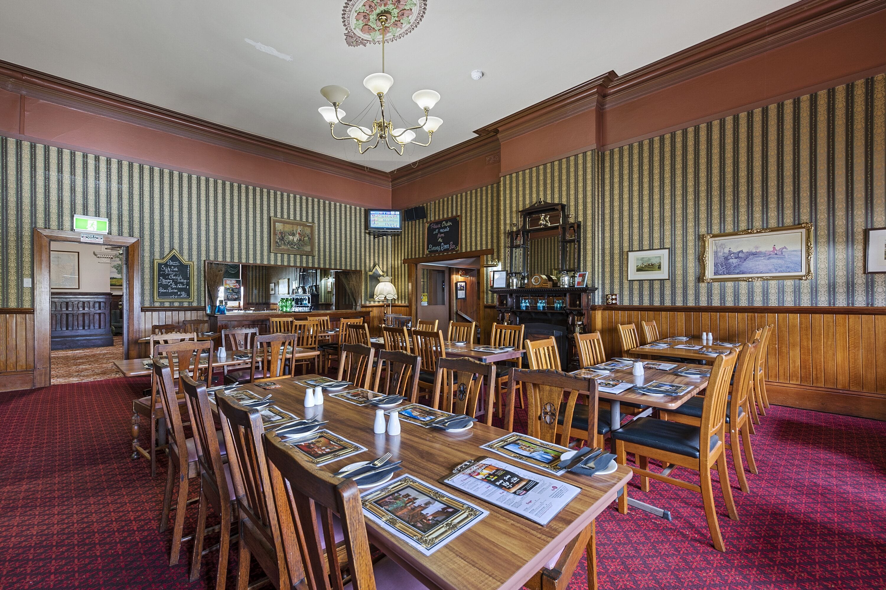 Lunch and dinner served