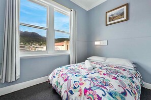 Double Room, Shared Bathroom | Bathroom - Empire Hotel Queenstown (Queenstown)