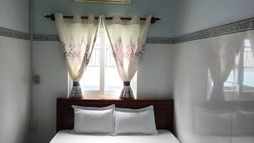 Double Room | Minibar, in-room safe, desk, blackout drapes