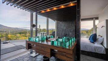 3 Bedroom Yotei Panorama Penthouse Suite | Hypo-allergenic bedding, in-room safe, desk, soundproofing