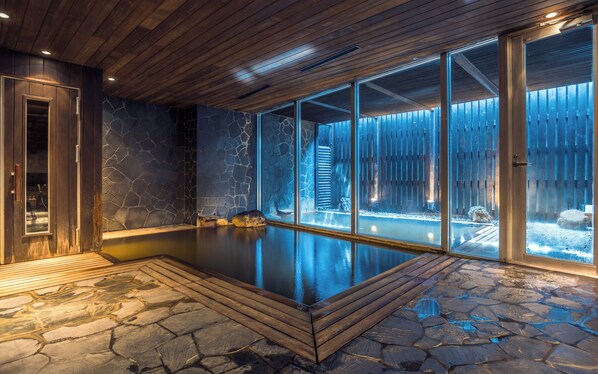 Hot springs - The Vale Niseko (Kutchan)