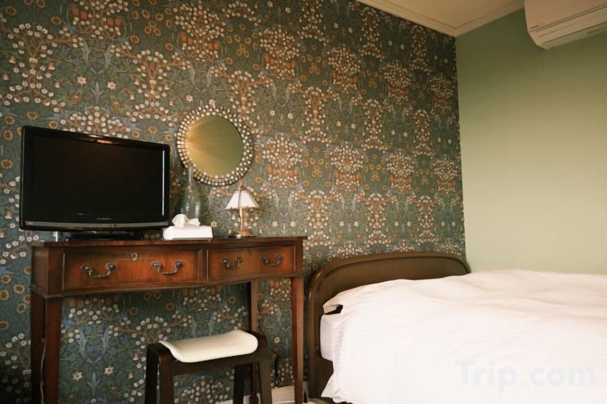 Hypo-allergenic bedding