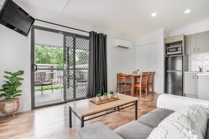 标准小屋 | 起居区 | 平板电视