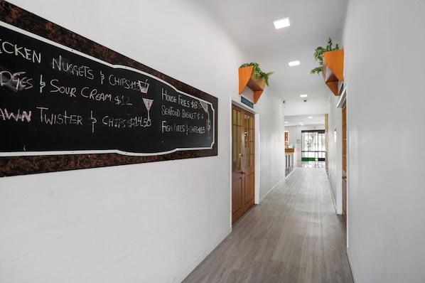 Reception - Auckland Airport Easy Hotel (Auckland)