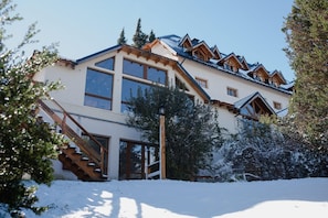 Experience a blend of contemporary and traditional design elements in this unique building.