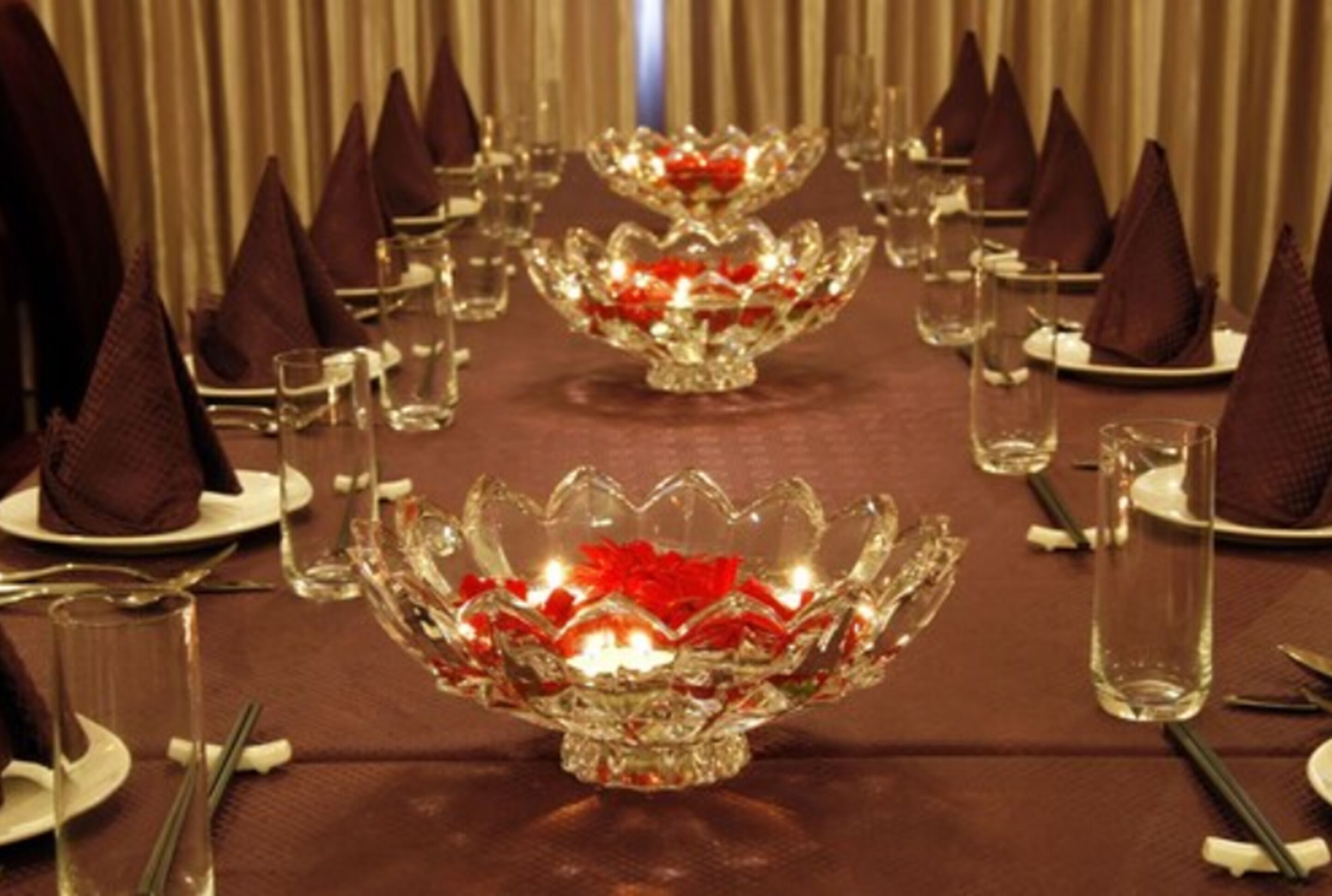 Café da manhã, almoço e jantar; local e internacional 