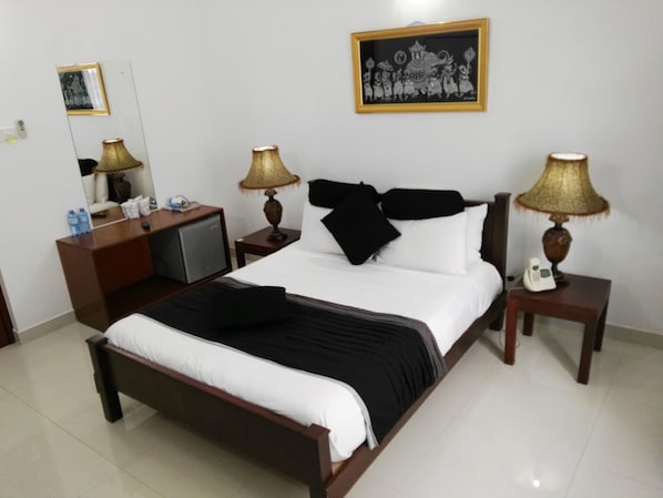 Basic Double Room | Meja, seterika/papan seterika, Wi-fi percuma, akses kerusi roda