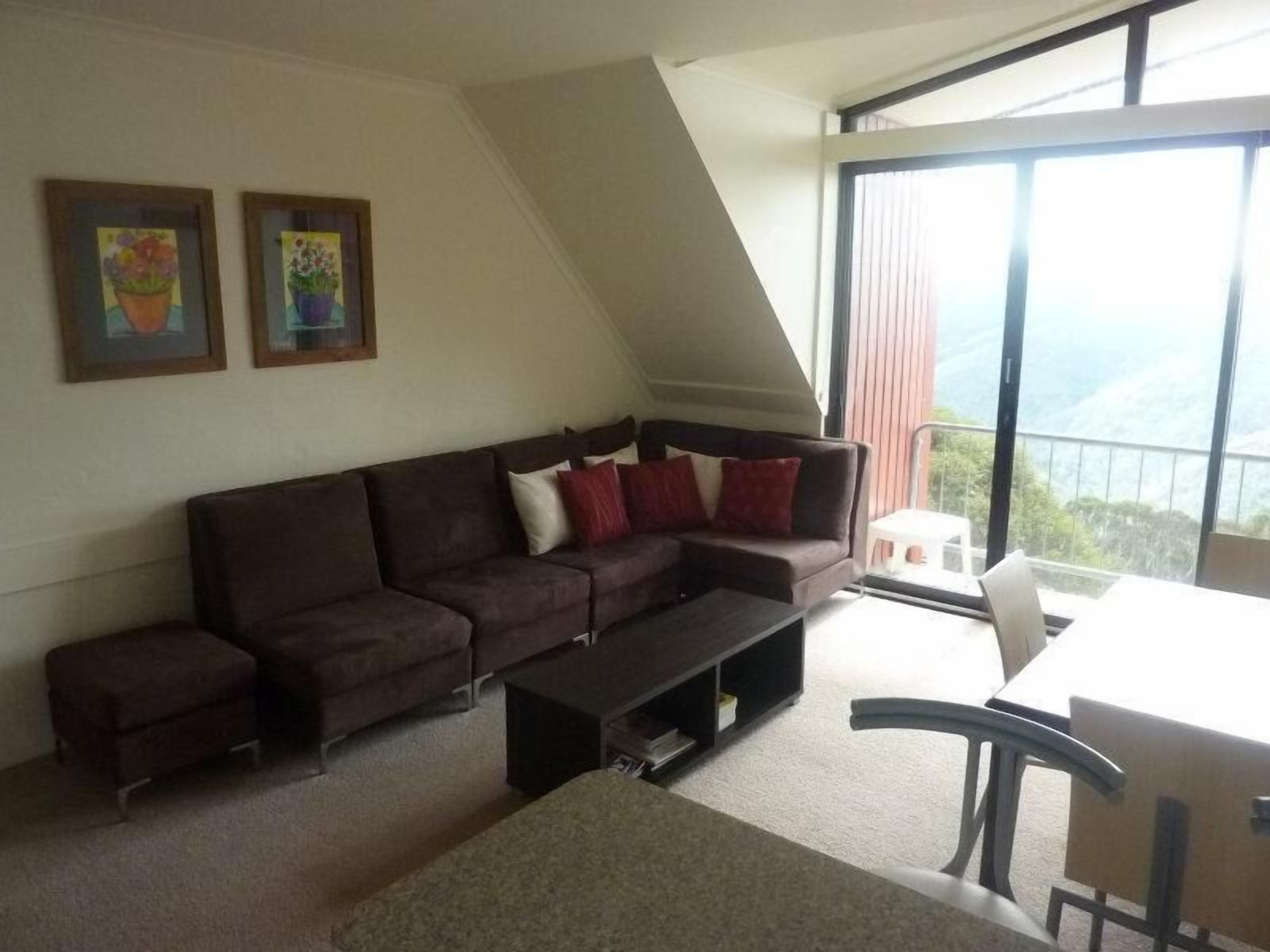 suite, 1 bedroom (sleeps 6) | living area | flat-screen tv, dvd player