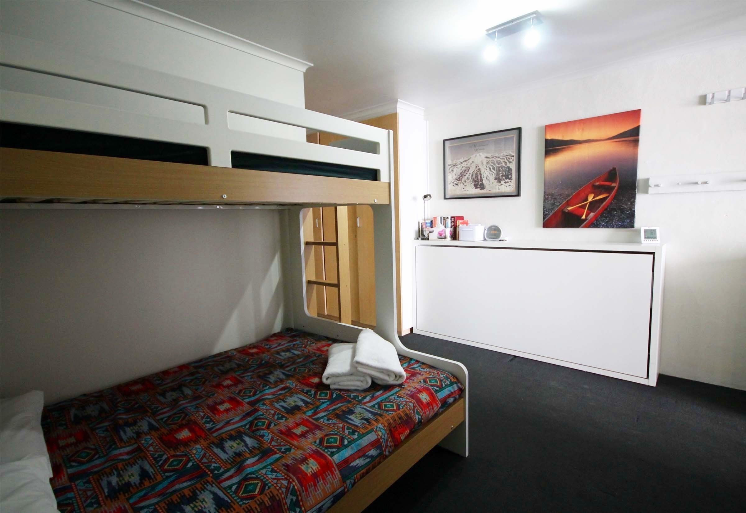 suite, 1 bedroom (sleeps 4) | bed sheets