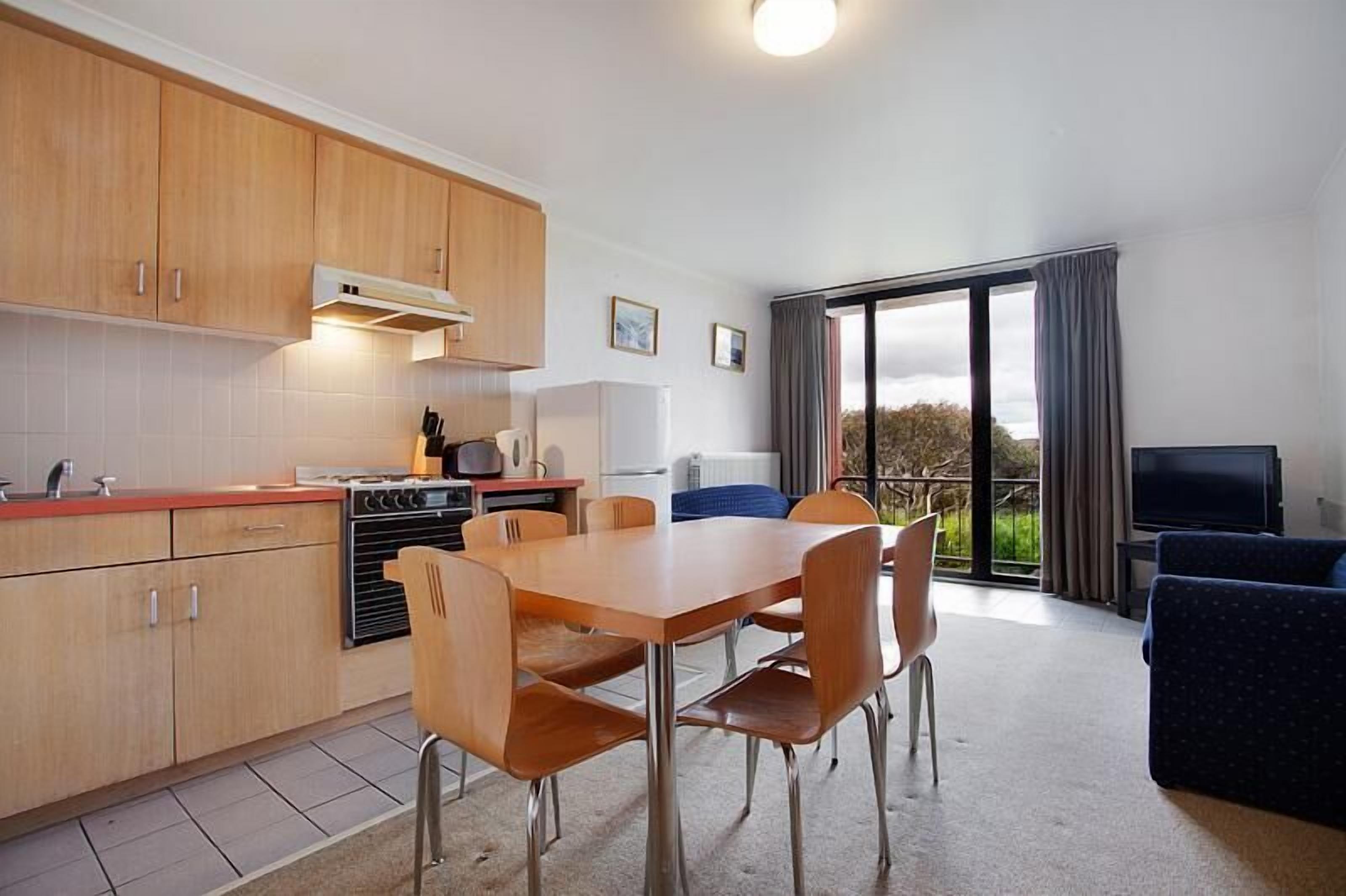 Suite, 2 Bedrooms (Sleeps 8) | Living area | Flat-screen TV, DVD player